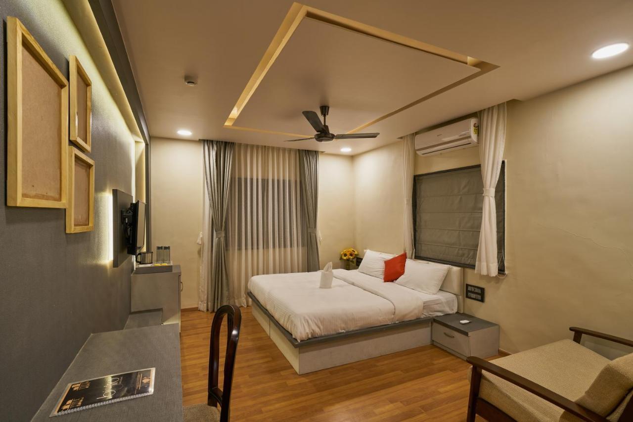 Tranquil La Casa Hotel Pune Exterior photo