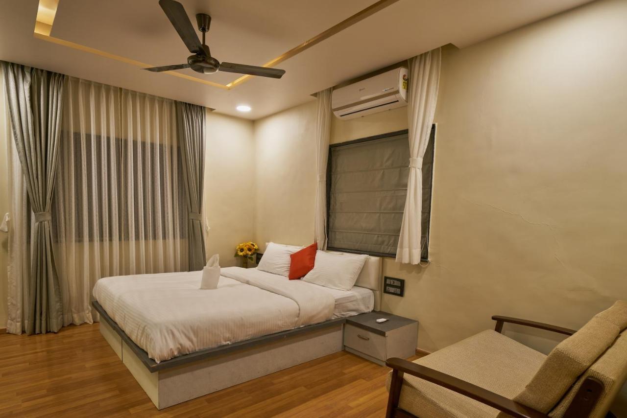 Tranquil La Casa Hotel Pune Exterior photo